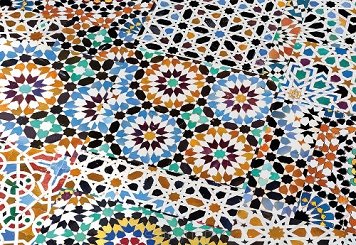 Powiew orientu – panele podłogowe jak mozaika
